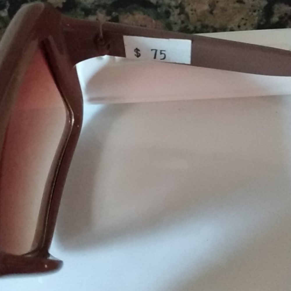 Sunglasses - Picture 2 of 7
